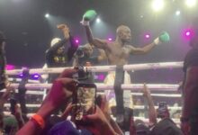 Carter Efe beats Portable in celebrity boxing match