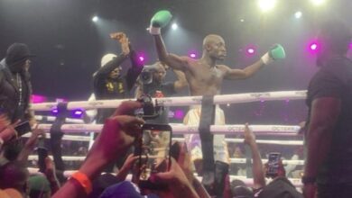 Carter Efe beats Portable in celebrity boxing match